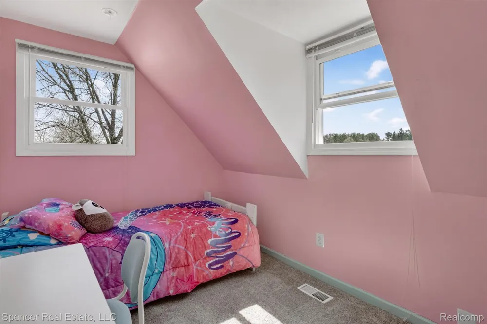 604 Gaffney Highland Charter Township, MI 48356