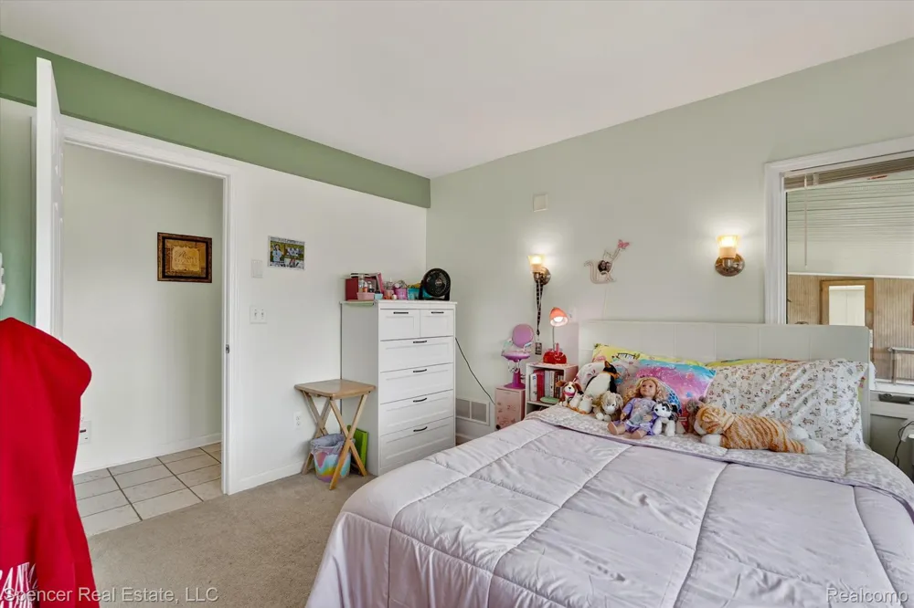 604 Gaffney Highland Charter Township, MI 48356