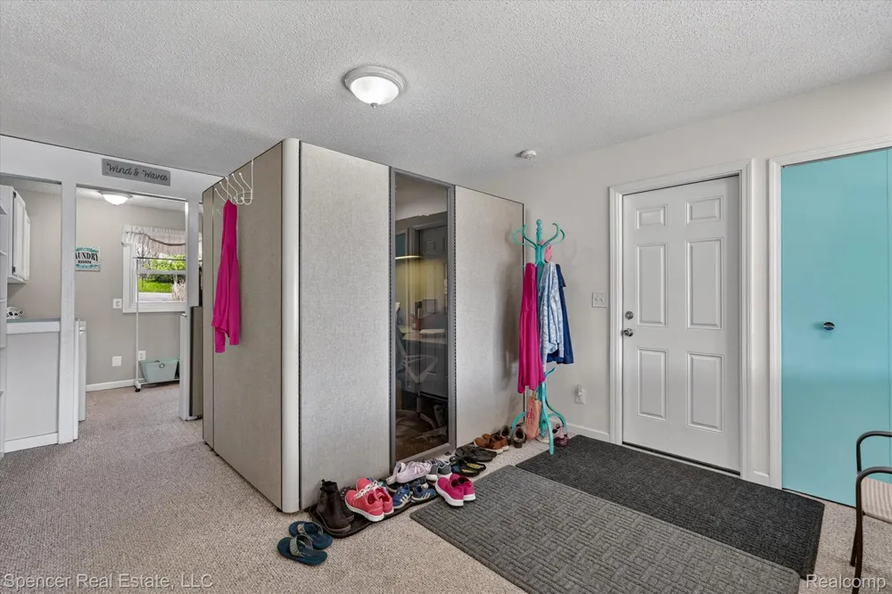 604 Gaffney Highland Charter Township, MI 48356