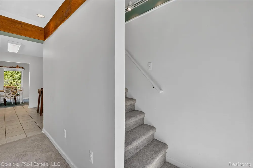 604 Gaffney Highland Charter Township, MI 48356