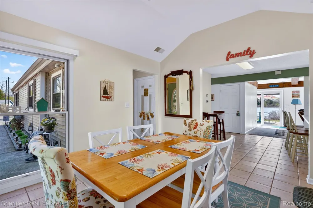 604 Gaffney Highland Charter Township, MI 48356