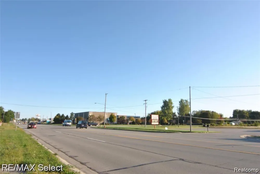 6483 BAY Kochville Township, MI 48604