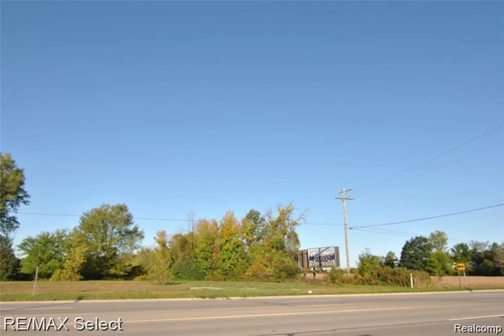 6483 BAY Kochville Township, MI 48604