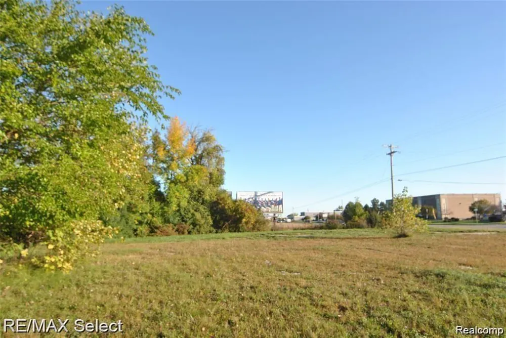 6483 BAY Kochville Township, MI 48604