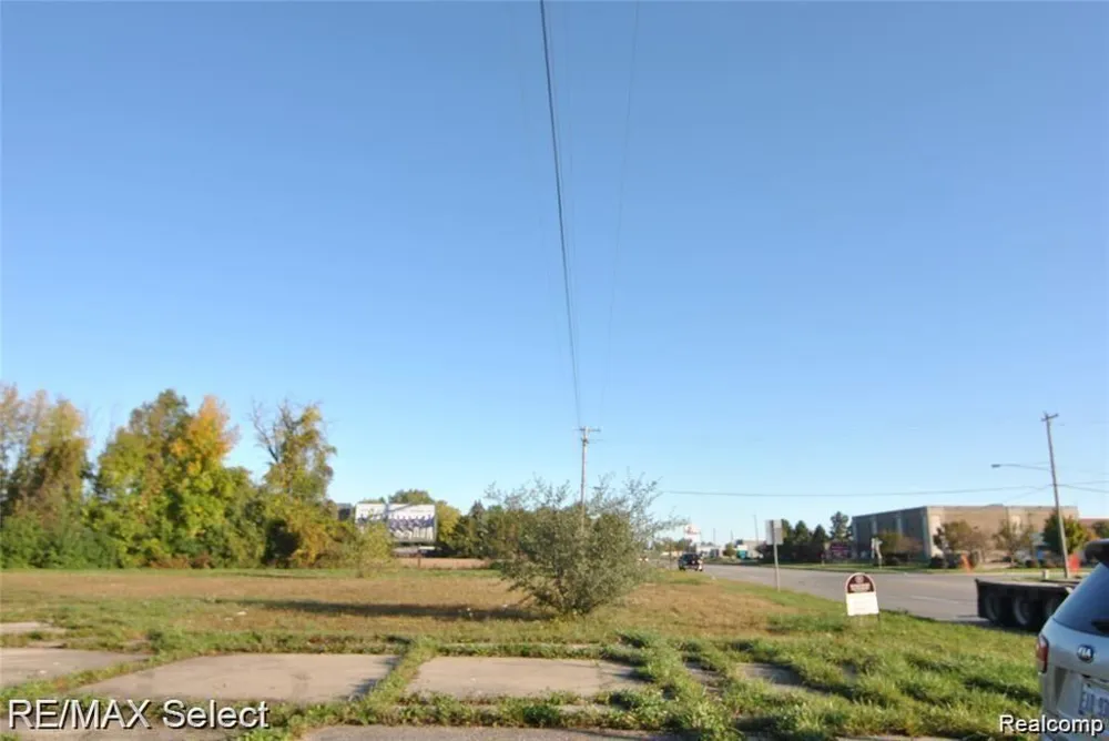 6483 BAY Kochville Township, MI 48604
