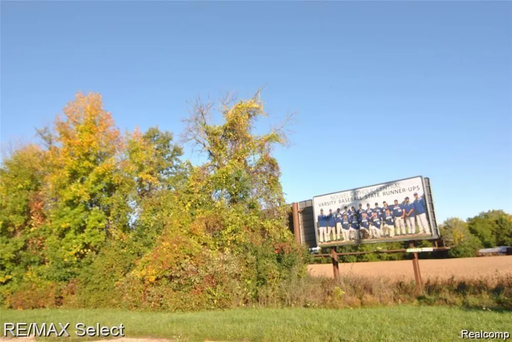 6483 BAY Kochville Township, MI 48604