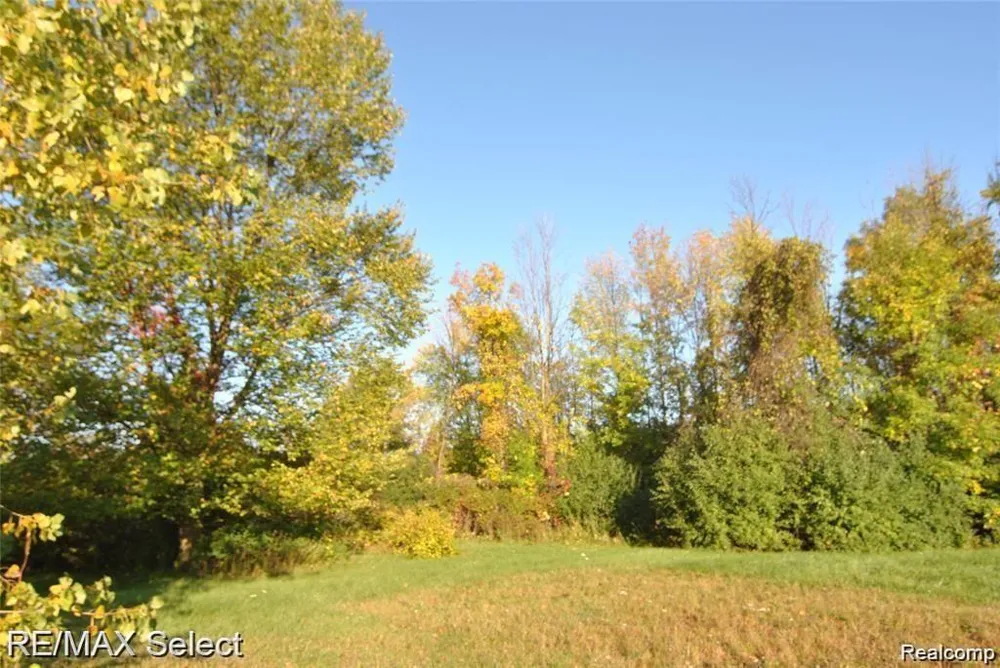 6483 BAY Kochville Township, MI 48604
