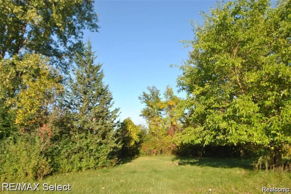 6483 BAY Kochville Township, MI 48604