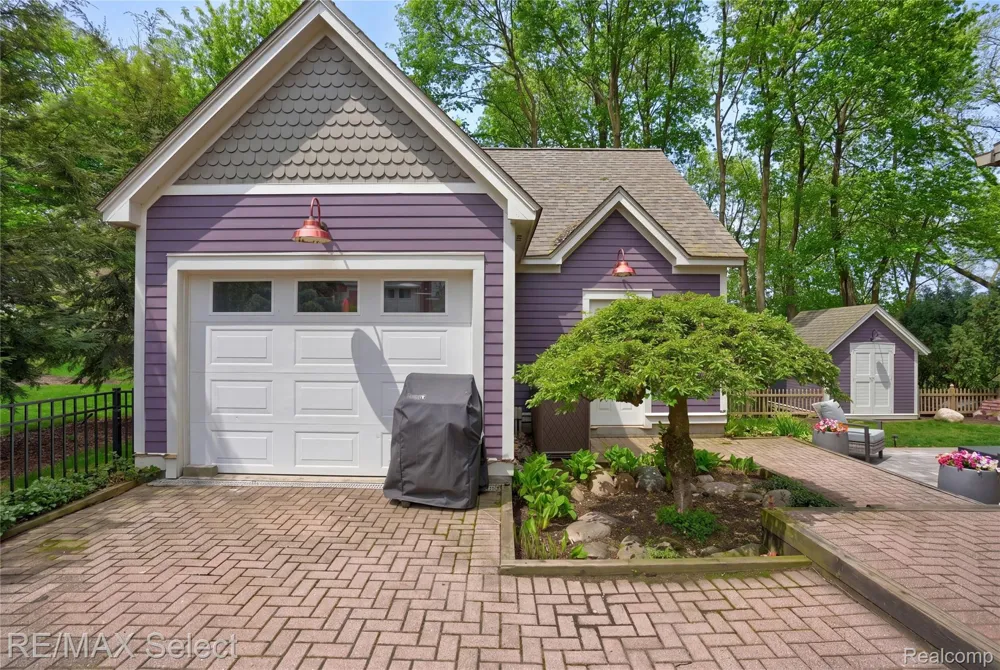 452 Butler Street Northville City, MI 48167