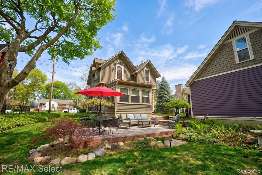 452 Butler Street Northville City, MI 48167