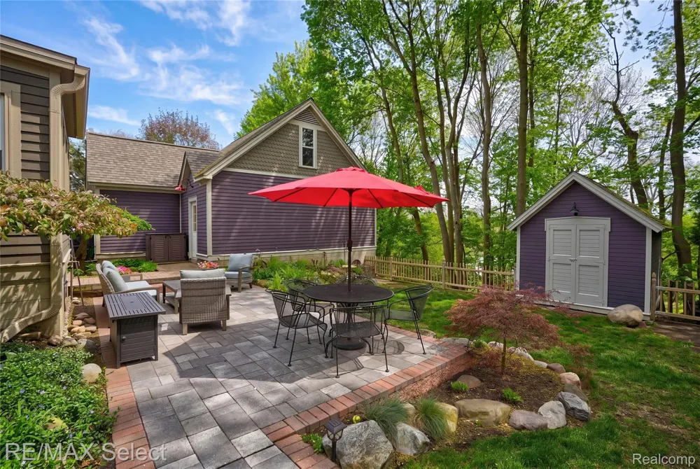 452 Butler Street Northville City, MI 48167