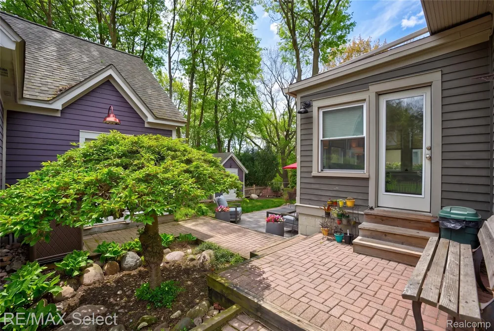 452 Butler Street Northville City, MI 48167