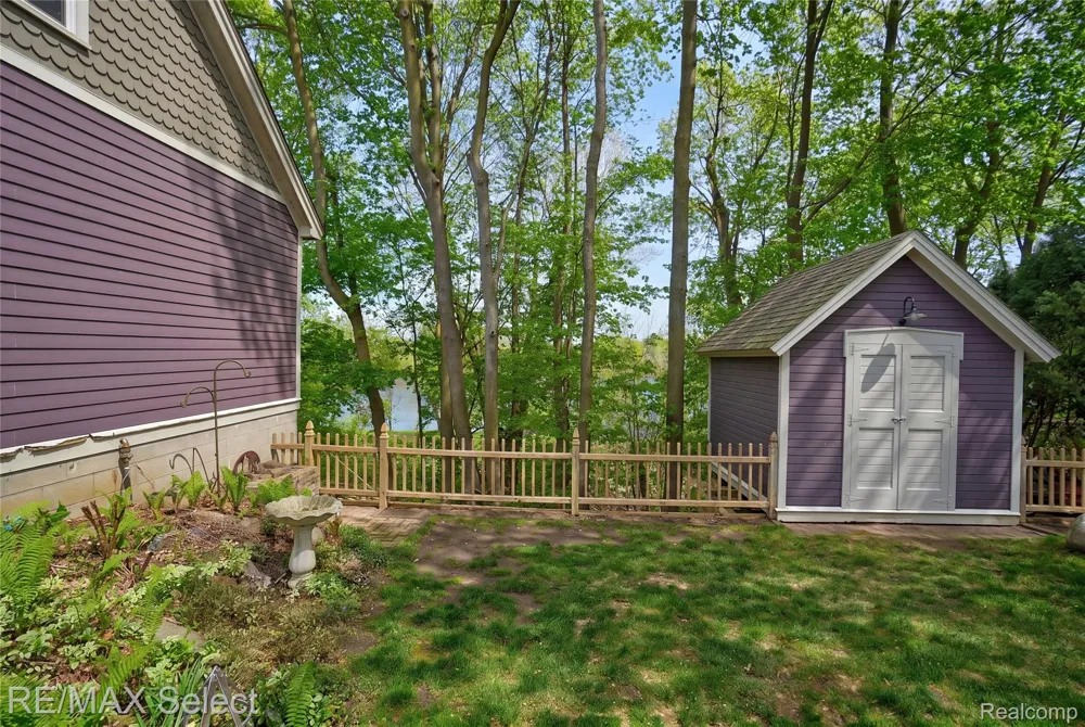 452 Butler Street Northville City, MI 48167