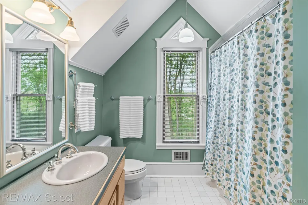 452 Butler Street Northville City, MI 48167