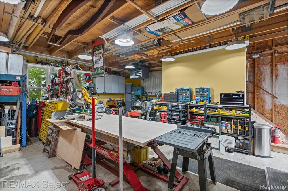 452 Butler Street Northville City, MI 48167