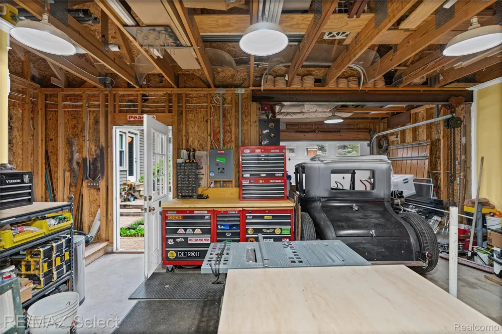 452 Butler Street Northville City, MI 48167