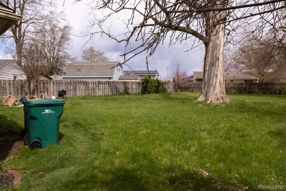 15167 Meadow Street Romulus City, MI 48174