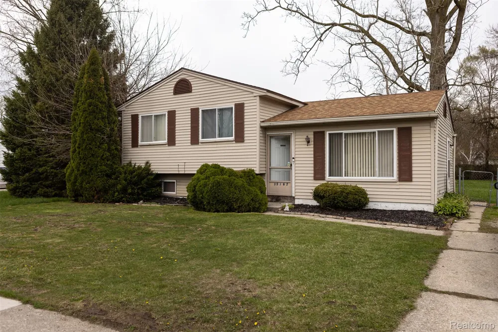 15167 Meadow Street Romulus City, MI 48174