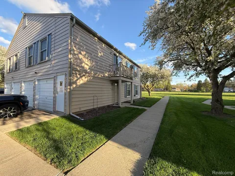 2761 Fox Hollow Court