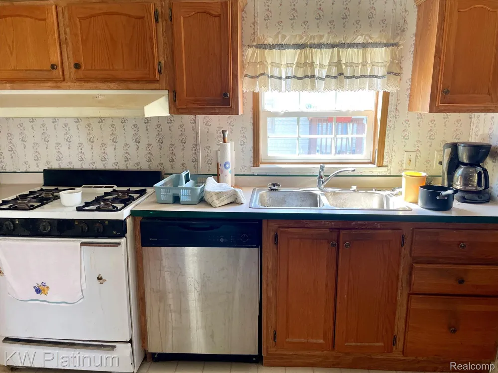 9691 Stoneypointe Drive Ira Township, MI 48023