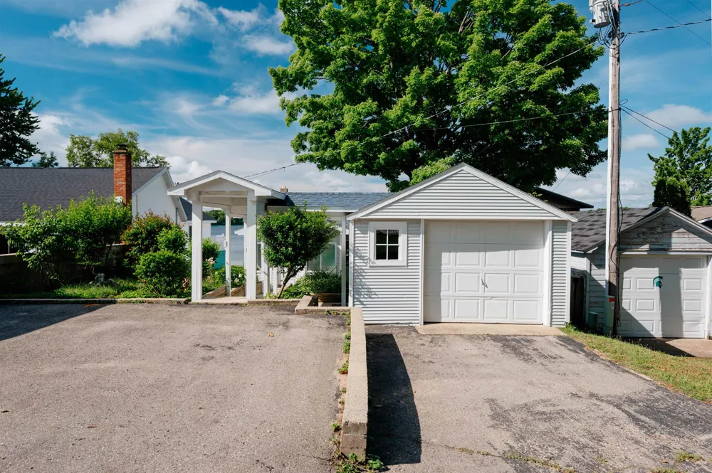 5133 Silver Lake Shores Road Blair Township, MI 49685