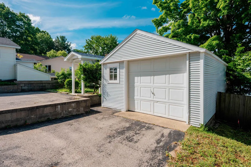 5133 Silver Lake Shores Road Blair Township, MI 49685
