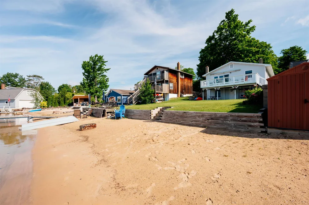 5133 Silver Lake Shores Road Blair Township, MI 49685