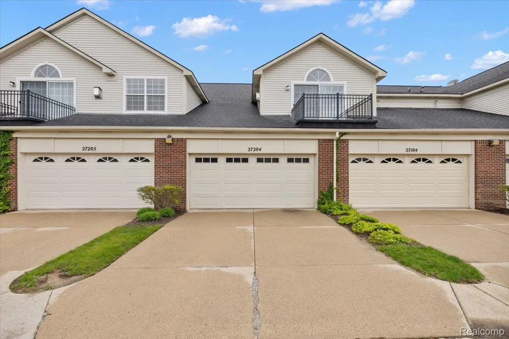 27204 Chantel Drive Walled Lake City, MI 48390
