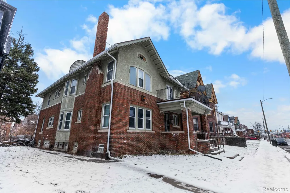 681 Clairmount Street Detroit City, MI 48202