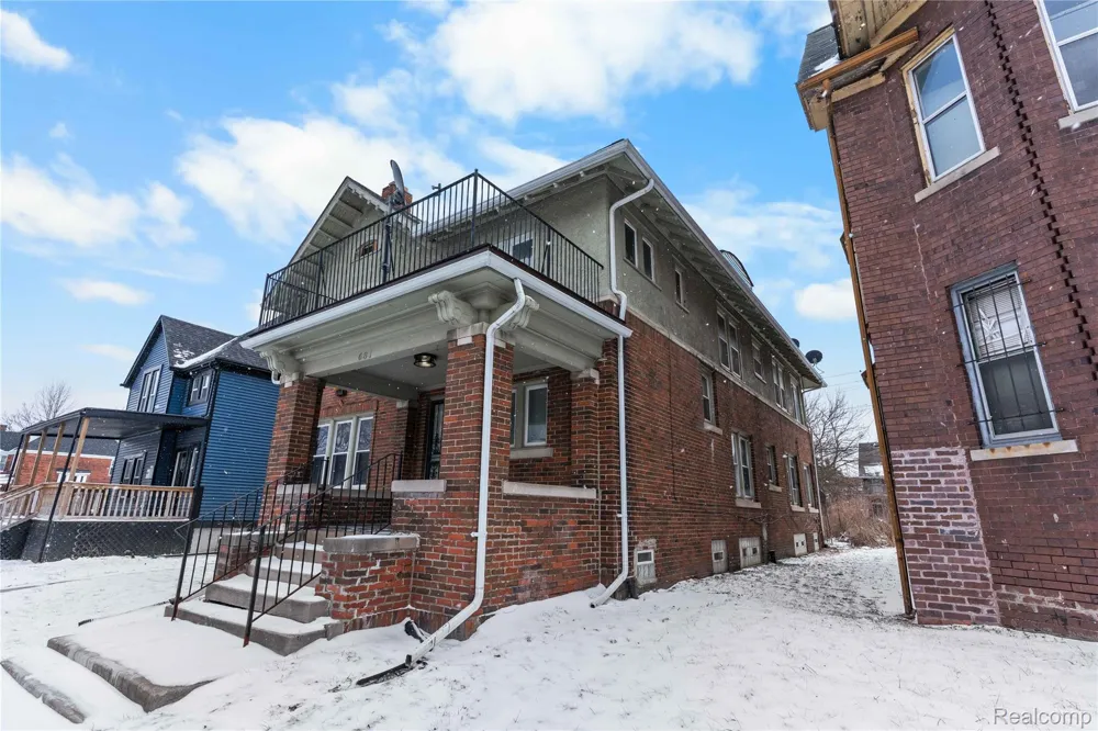 681 Clairmount Street Detroit City, MI 48202