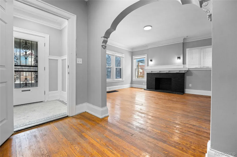 681 Clairmount Street Detroit City, MI 48202