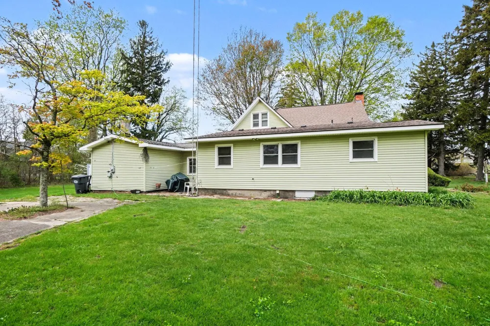 14361 76th Street South Haven Charter Township, MI 49090