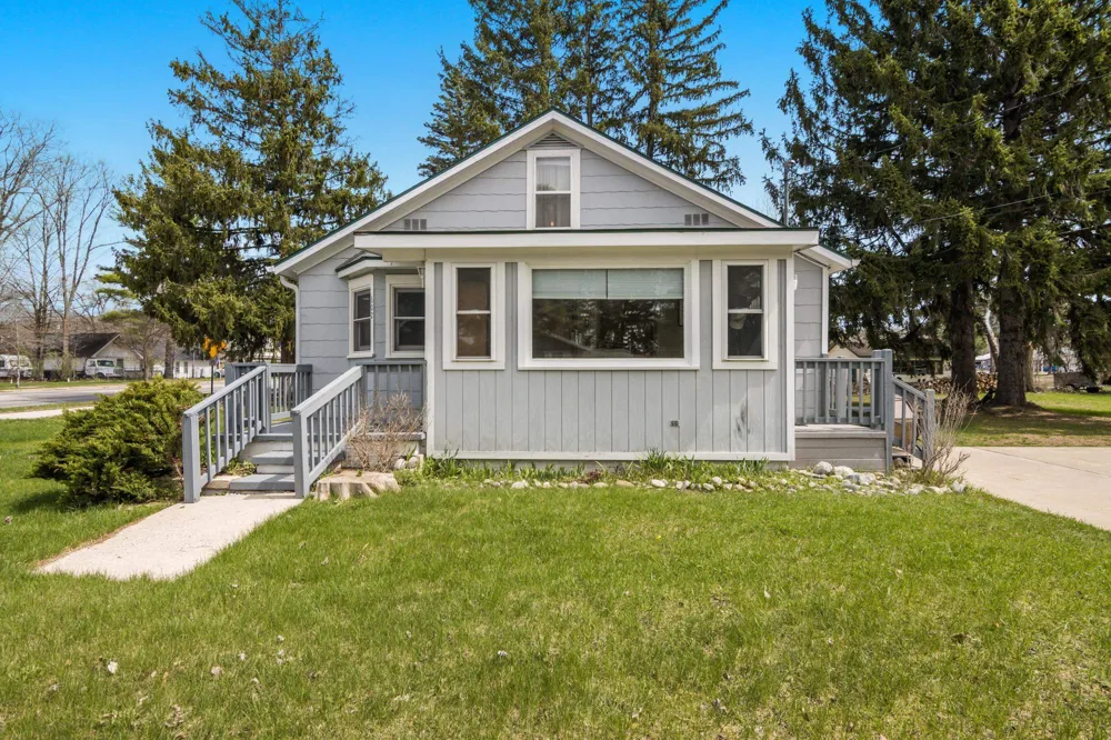 602 E Cayuga Street Kearney Township, MI 49615