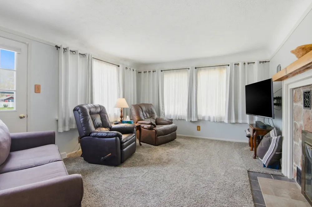 602 E Cayuga Street Kearney Township, MI 49615