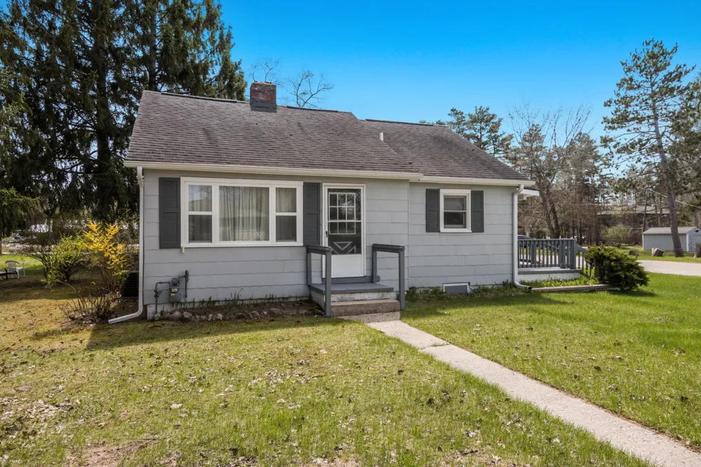602 E Cayuga Street Kearney Township, MI 49615