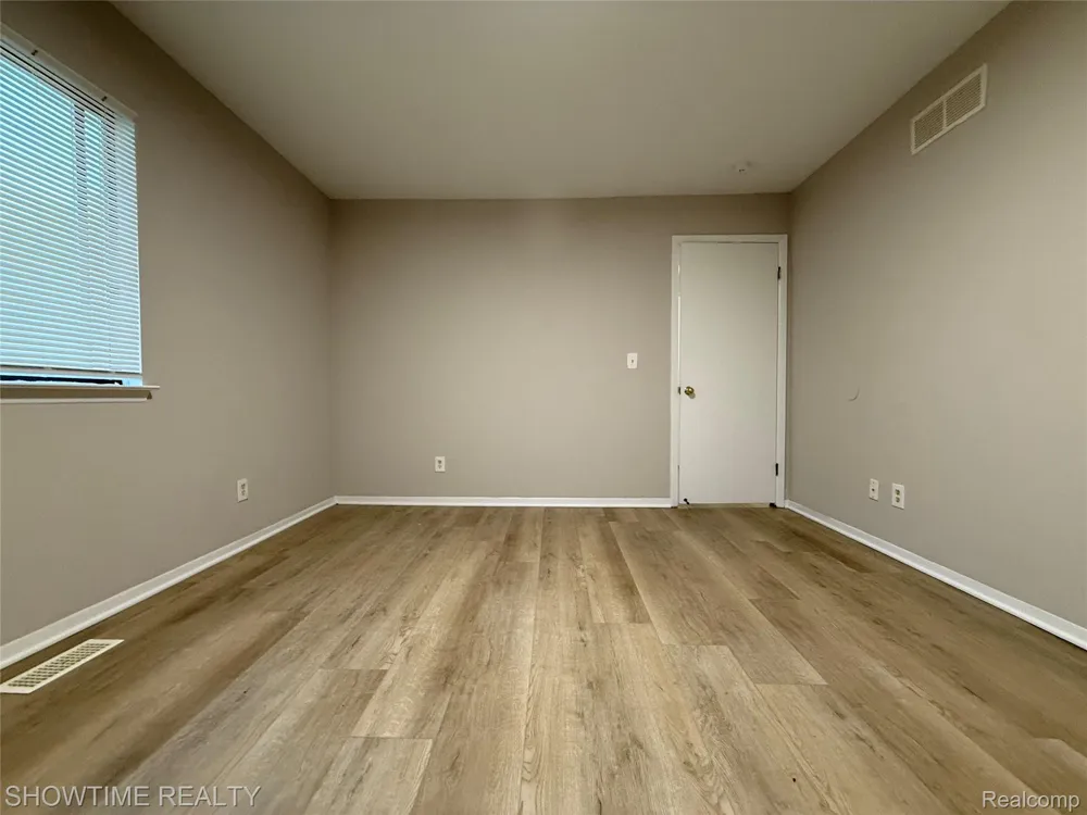 40860 HIGHPOINTE DRIVE Clinton Charter Township, MI 48038