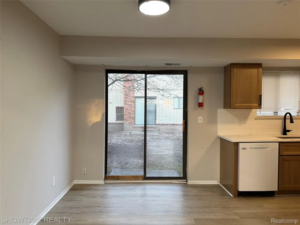 40860 HIGHPOINTE DRIVE Clinton Charter Township, MI 48038