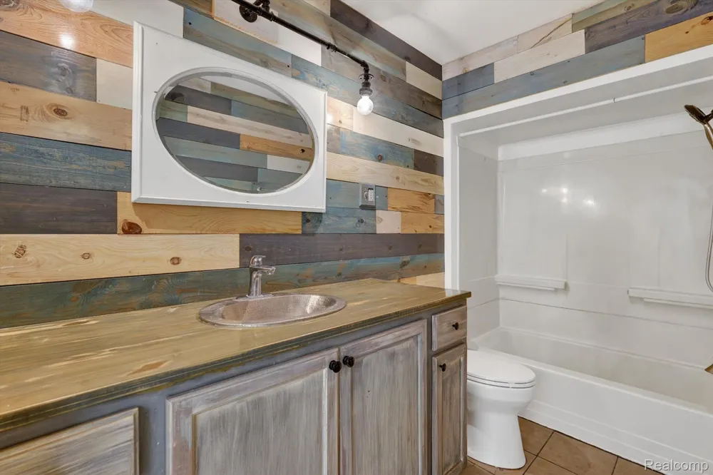 5457 E Frances Road Thetford Township, MI 48458