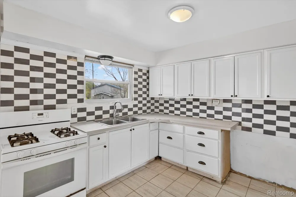 5457 E Frances Road Thetford Township, MI 48458