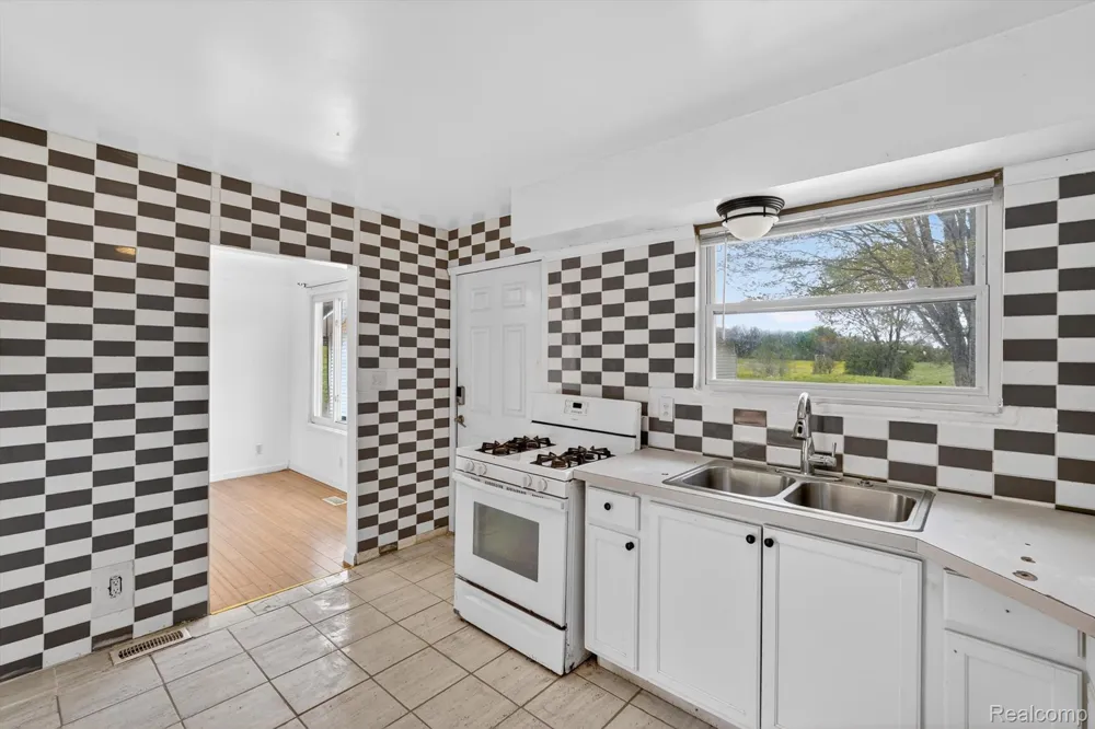 5457 E Frances Road Thetford Township, MI 48458