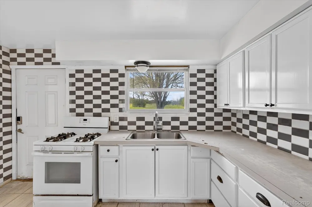 5457 E Frances Road Thetford Township, MI 48458