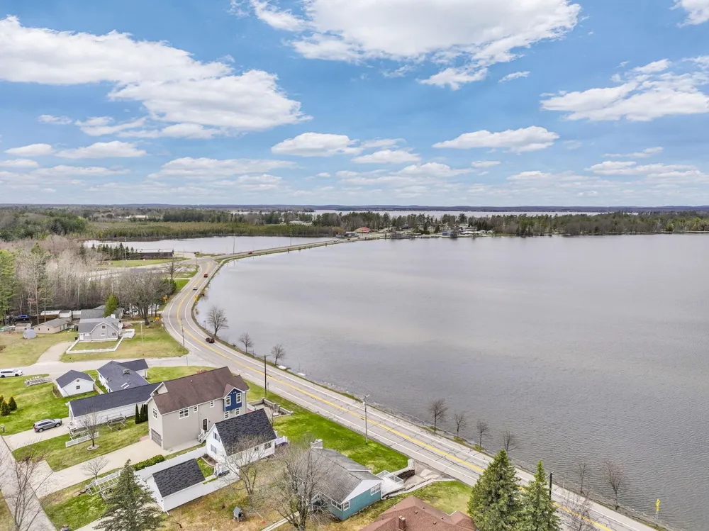 2121 Sunnyside Drive Cadillac City, MI 49601