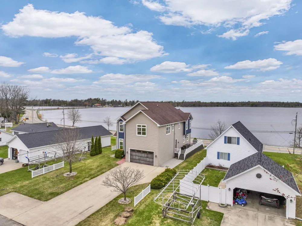 2121 Sunnyside Drive Cadillac City, MI 49601