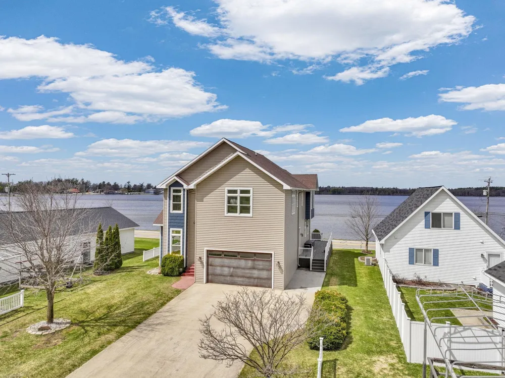 2121 Sunnyside Drive Cadillac City, MI 49601