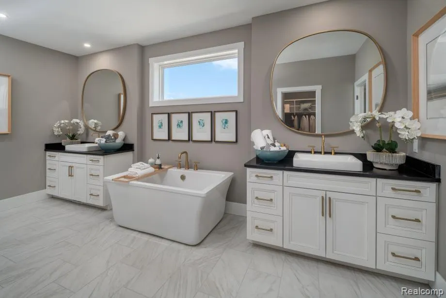 138 Maple Leaf Lane Ann Arbor Charter Township, MI 48105