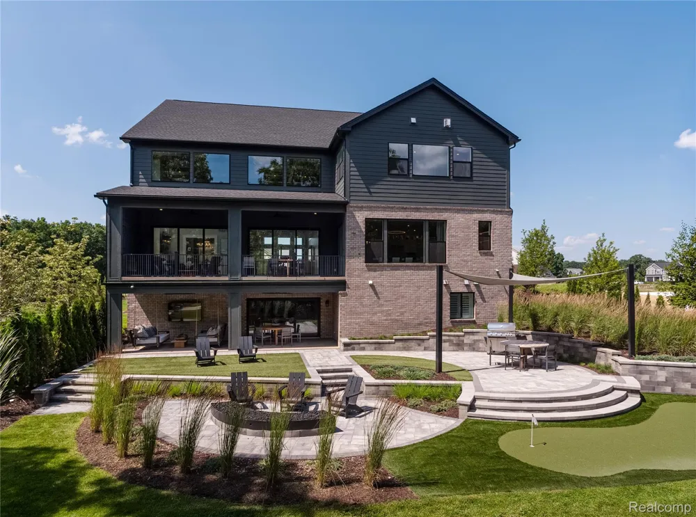 138 Maple Leaf Lane Ann Arbor Charter Township, MI 48105