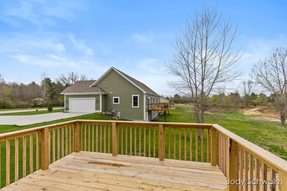 754 Noble Drive Belding City, MI 48809