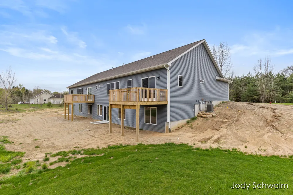 754 Noble Drive Belding City, MI 48809