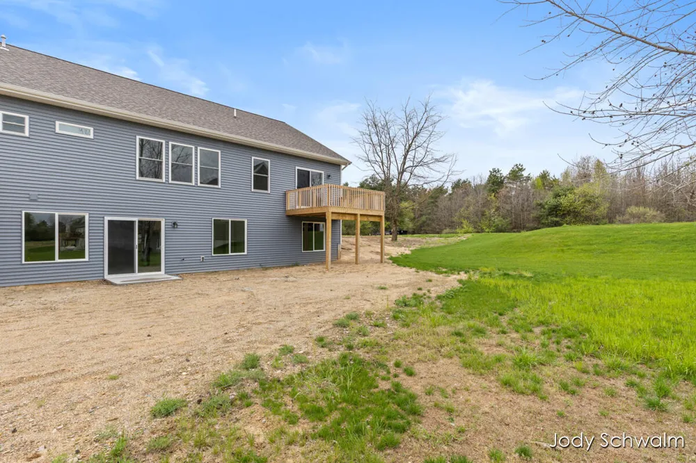 754 Noble Drive Belding City, MI 48809