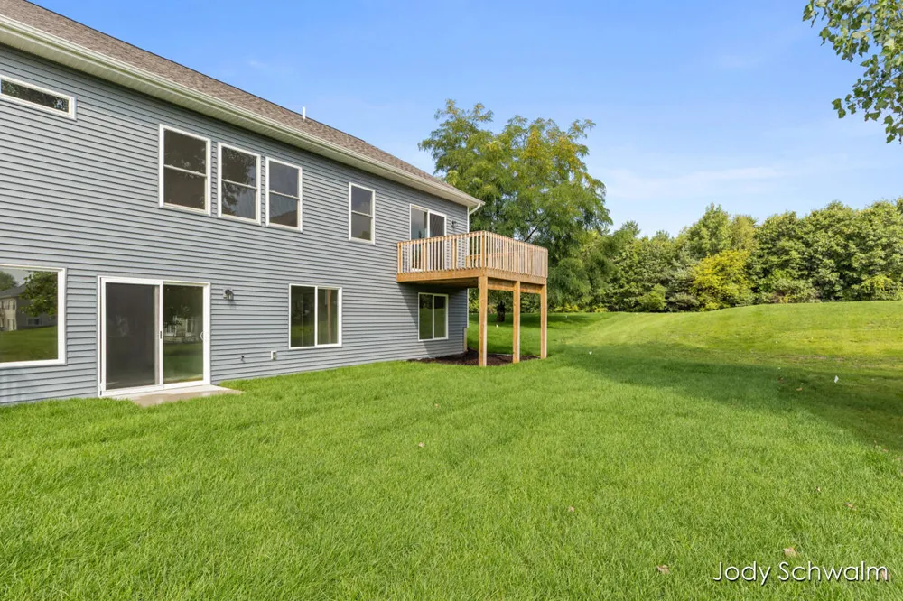754 Noble Drive Belding City, MI 48809